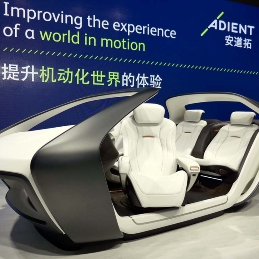 【上海モーターショー2017】シートが自ら動くぞ！自動運転の可能性を示すシート公開
