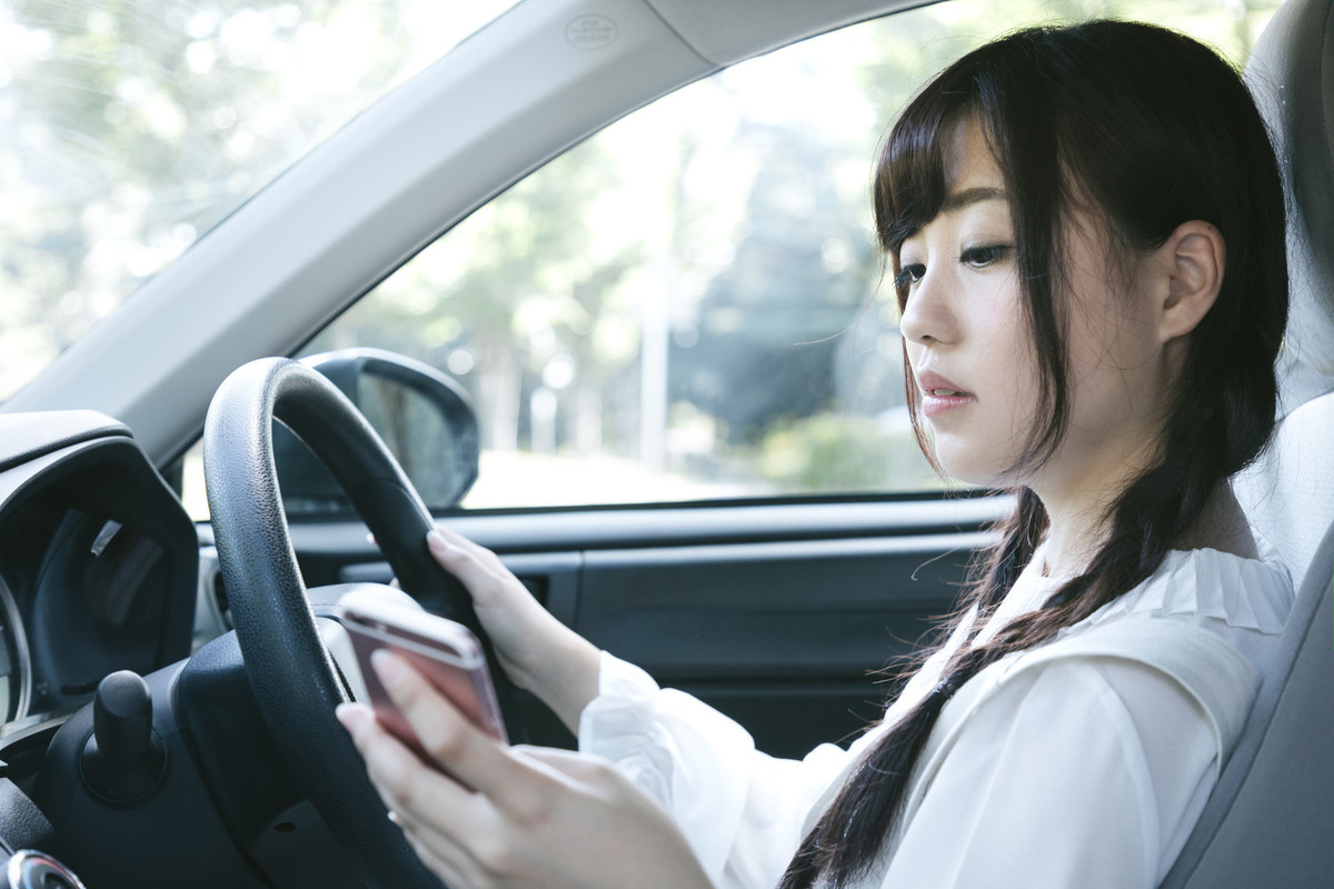 どこまで禁止 運転中の ながらスマホ とその罰則 クルマのわからないことぜんぶ 車初心者のための基礎知識 Norico ノリコ