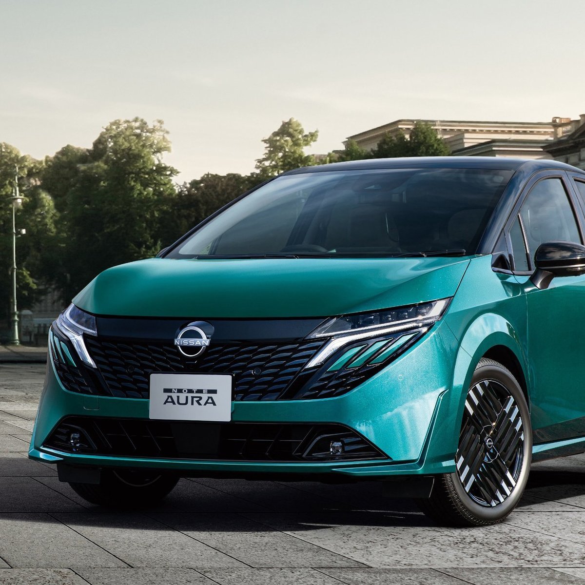 日産 新型「ノート オーラ」初公開！ノートベースの”小さな高級車 