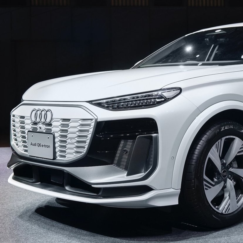 アウディ新型「Q6 e-tron」発表！最上級のプレミアムミッドサイズSUV電気自動車登場