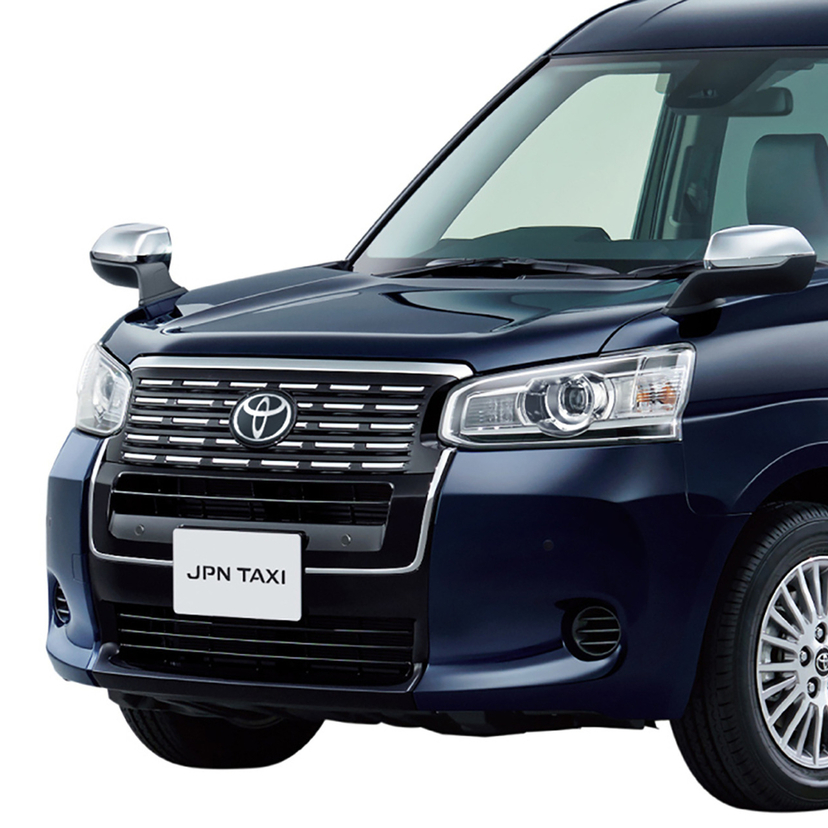 トヨタ新型「ジャパンタクシー」発表！“おもてなし”の装備を強化