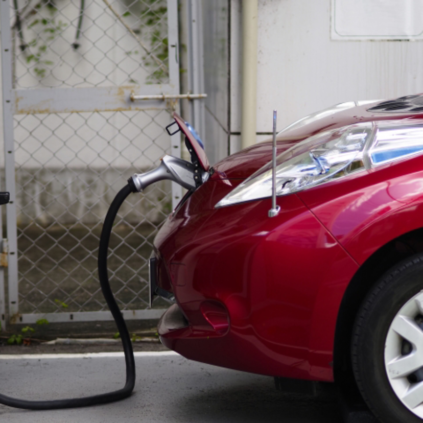 電気自動車を保有している理由は"維持費の安さ"が最多！EVの購入意欲には価格の手ごろさと充電インフラ整備状況が影響【パーク２４調査】