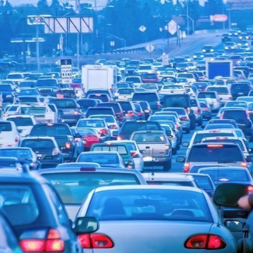 【2025-2026年】年末年始の渋滞予測！主要道路での帰省ラッシュ・Uターンラッシュはいつ？