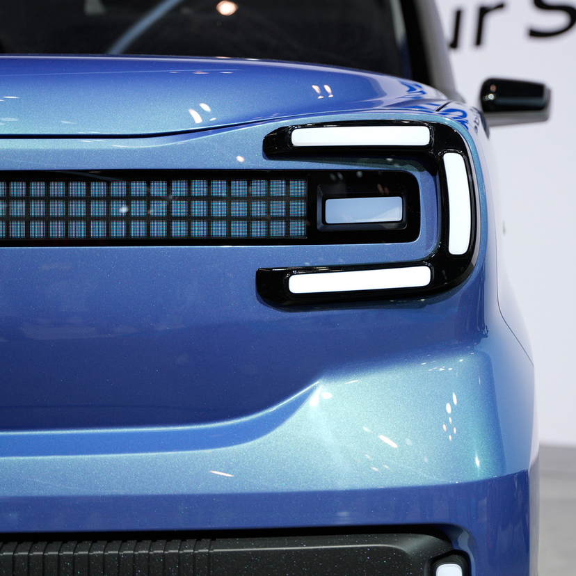 スズキ新型「ビジョン e-Sky」世界初公開！電動軽トールワゴン2026年度内登場へ