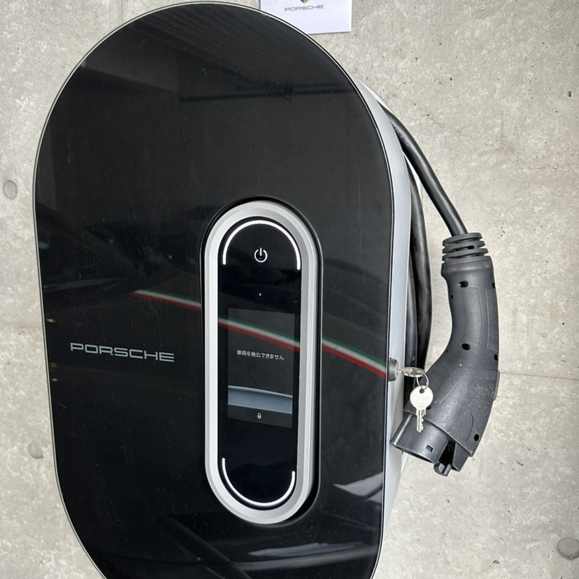 ポルシェのある生活：自宅での充電「Mobile Charger Connect」使用レポート