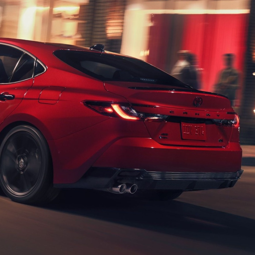 トヨタ新型「カムリ」登場へ！11代目モデルを2026年販売