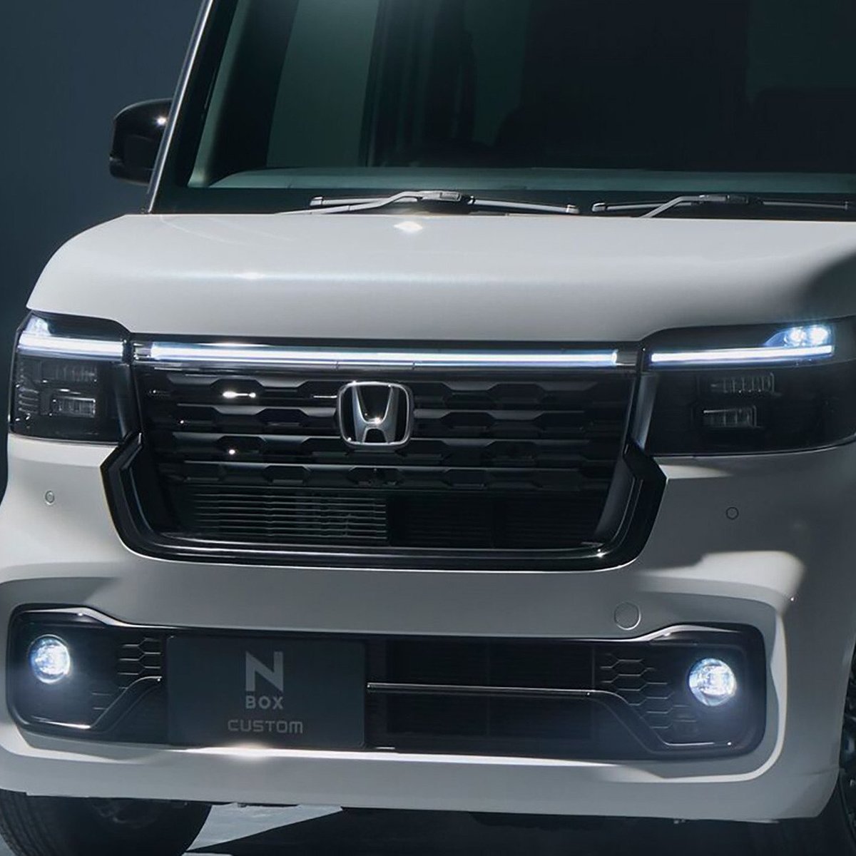 軽自動車販売台数ランキング】ホンダ「N-BOX」やっぱり強すぎ！1ヶ月