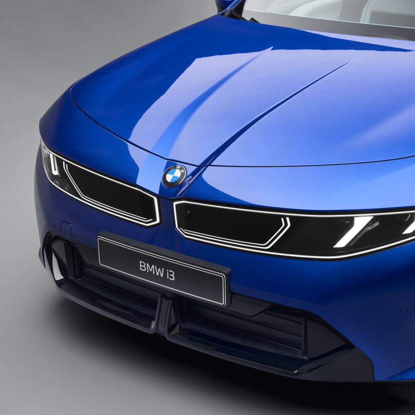 BMW新型「i3」世界初公開！航続距離900kmを誇る、初のフル電動「3シリーズ」が誕生