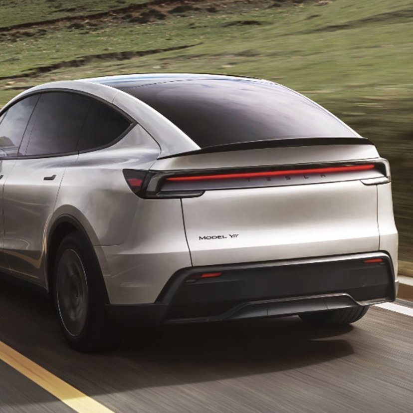 テスラ新型「Model Y L」注文受付開始！3列シート6人乗り仕様へと進化したラージサイズSUV