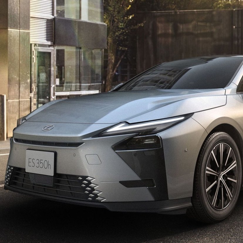 レクサス、全面刷新した8代目新型「ES」を発売！次世代BEVとハイブリッドを揃え790万円から