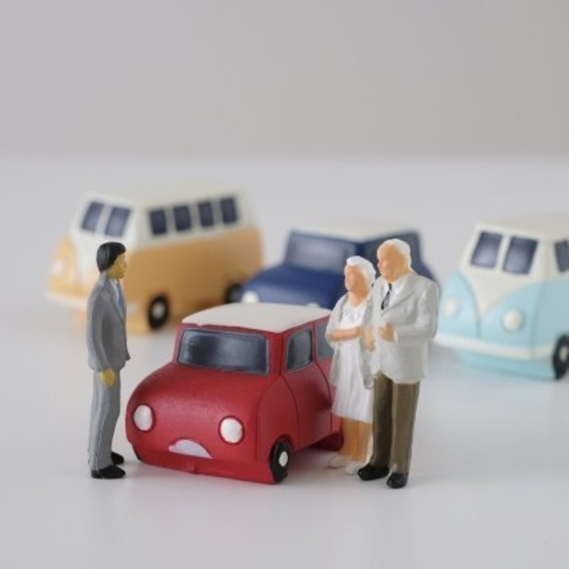 免許返納に伴う車売却利用者の約64％が45～64歳。MOTAのデータから見えた子ども世代の「代理売却」の傾向【MOTA調査】