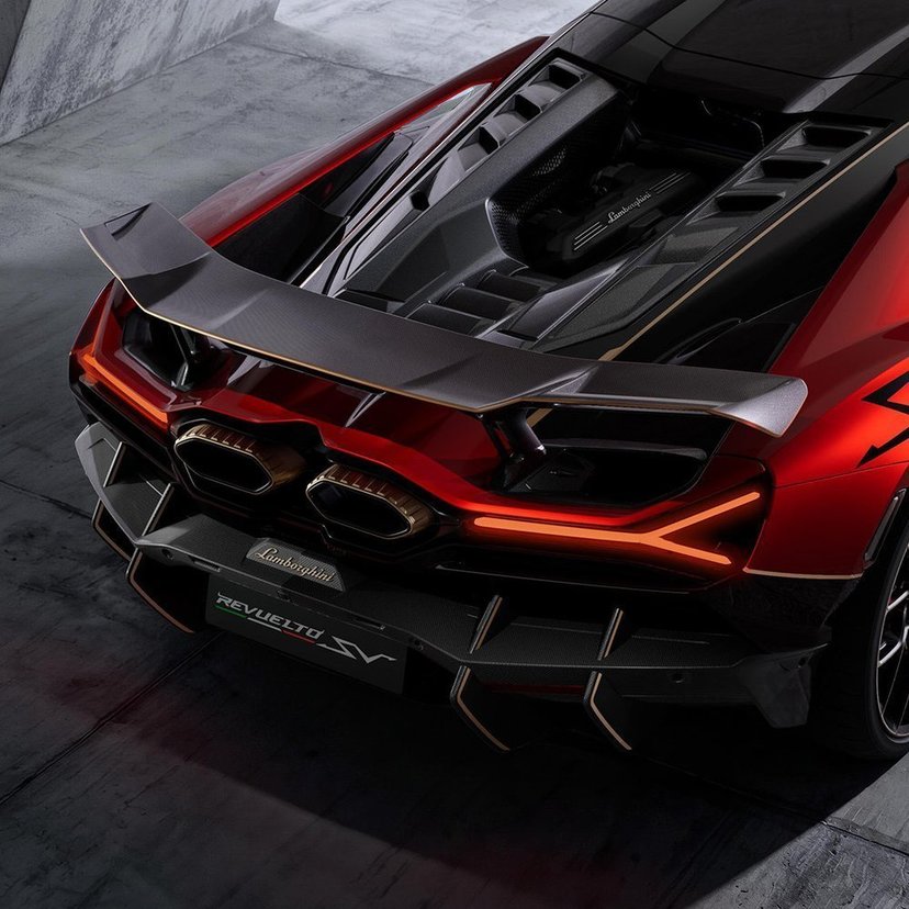 ランボルギーニ、「レヴエルト SV」発表！1,065cvのV12ハイブリッドを積む最強フラッグシップ