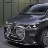 メルセデス・ベンツ、新型電動ミニバン「VLE」を欧州で拡充！AMGラインと8人乗りを追加