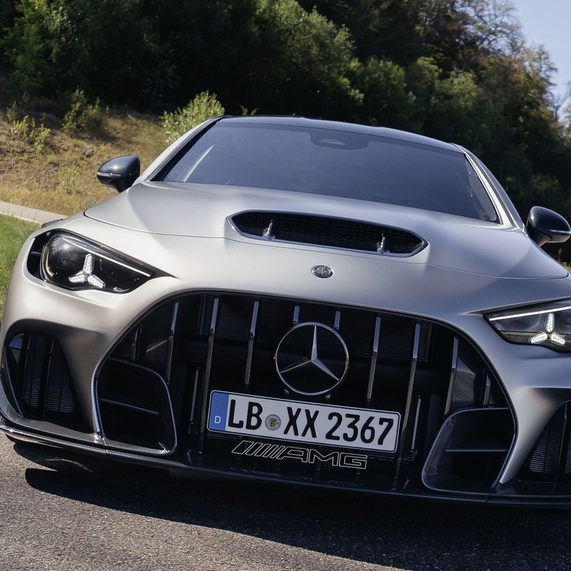 メルセデスAMG「CLE 646」発表！ 646PSのV8と後輪駆動、世界30台の特別なクーペ