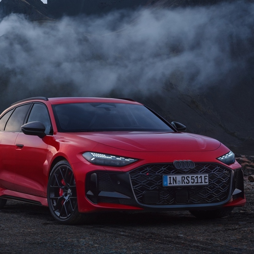 アウディ、新型「RS5／RS5アバント」を日本導入！639PSのPHEVへ進化、1,550万円から