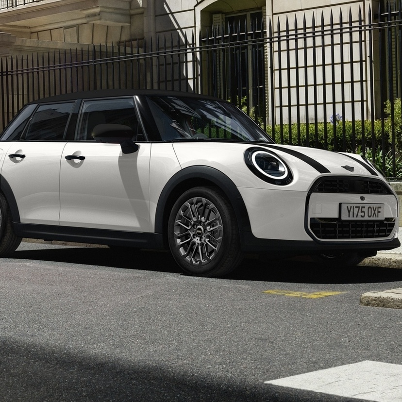 MINI、「スローンストリートエディション」発売！黒のアクセントが映える特別仕様、450万円から