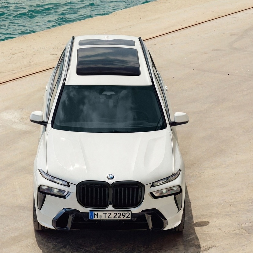 BMW「X7」にブラックが映える新仕様！2列目独立シートの6人乗り、1599万5000円で発売
