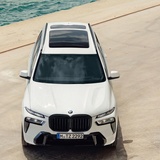 BMW「X7」にブラックが映える新仕様！2列目独立シートの6人乗り、1599万5000円で発売