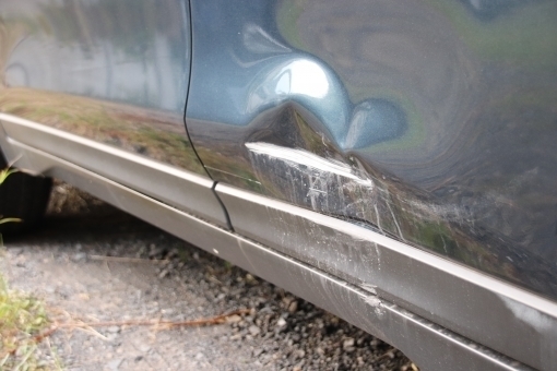 車の傷を修理する方法 修理にかかる値段から費用を抑え安くする方法を解説 カーナリズム