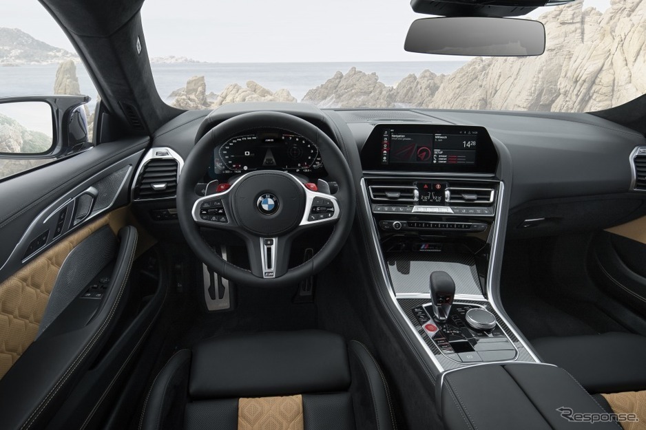しゃれてる黒の内装 BMWのM8新型