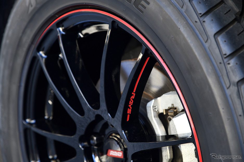 RAYS Gram Lights 57Xtreme REVLIMIT EDITION 装着サイズ:18x7 1/2J +49 5H-114.3 カラー:ブラック&マシニング/E-pro Coat 装着タイヤサイズ:255/55R18