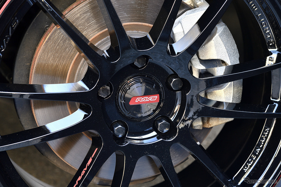 RAYS Gram Lights 57Xtreme REVLIMIT EDITION 装着サイズ:18x7 1/2J +49 5H-114.3 カラー:ブラック&マシニング/E-pro Coat 装着タイヤサイズ:255/55R18