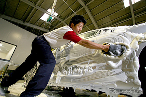 より綺麗に洗車したいのであればプロにお任せ。