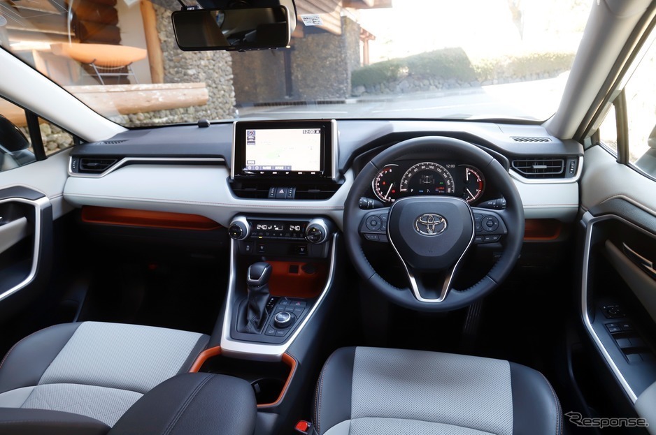 トヨタ RAV4 Adventure(アドベンチャー)インテリア(内装)画像