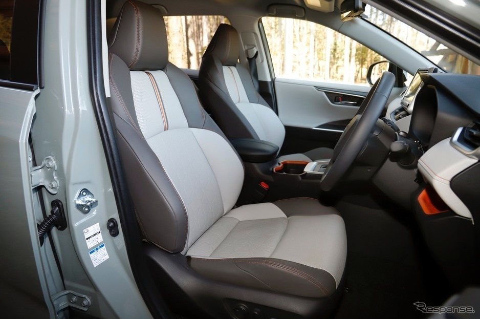 トヨタ RAV4 Adventure(アドベンチャー)インテリア(内装)画像