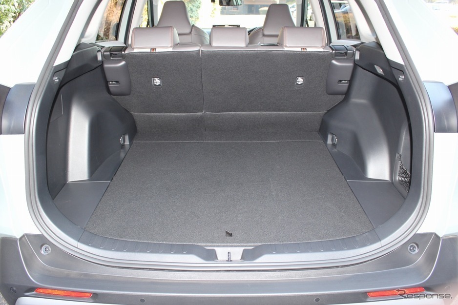 トヨタ RAV4 Adventure(アドベンチャー)インテリア(内装)画像