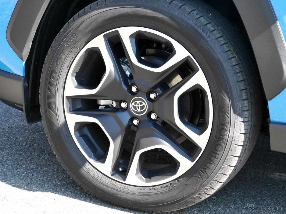 トヨタ 新型RAV4アドベンチャー