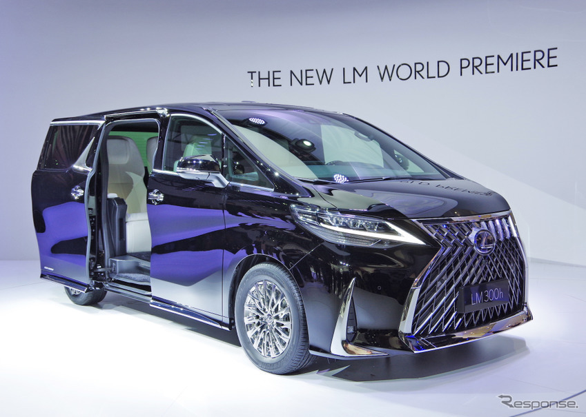【レクサス初】ハイブリッドミニバン『LM300h』
