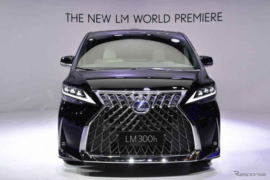 【レクサス初】ハイブリッドミニバン『LM300h』