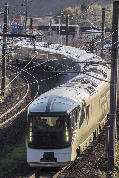 豪華寝台列車！JR東日本のトランスイート『四季島』が発車