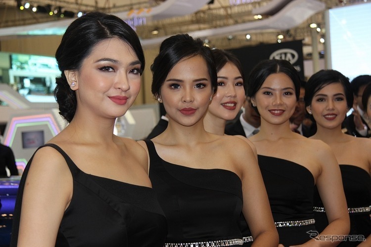 アジアの美人 インドネシアモーターショー17のコンパニオン カーナリズム