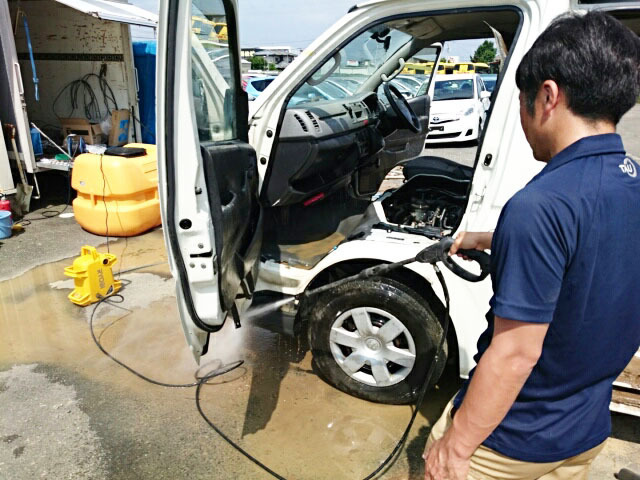 西日本豪雨災害で水没車の処置は 値段はつく 損害車買取大手タウが災害支援チームを発足 カーナリズム