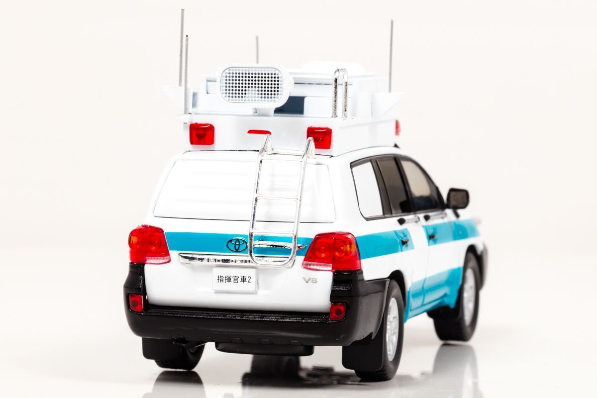 トヨタ ランドクルーザー警察本部車両の限定モデルの1/43ミニカーの 