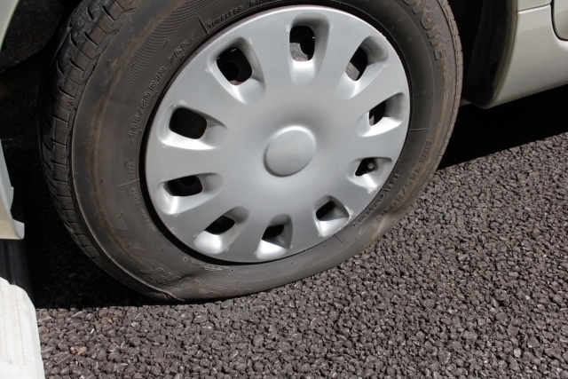 タイヤの空気圧は高めが良い 適正値の目安 点検方法 走行への影響は カーナリズム