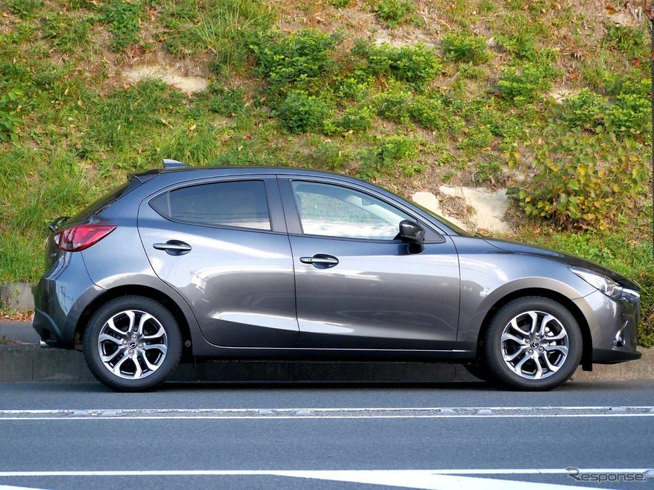 マツダ デミオの新車価格 スペック 燃費 ユーザー評価一覧 カーナリズム